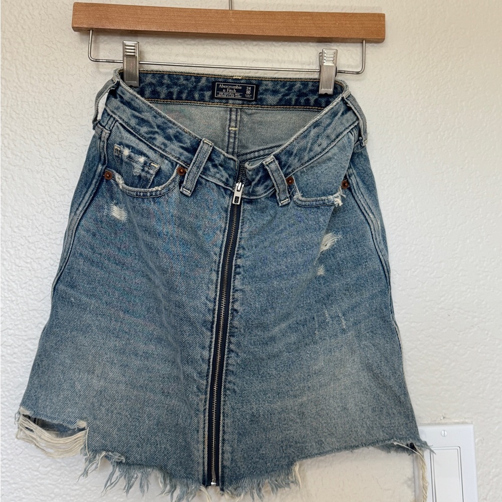 Abercrombie & Fitch Blue Distressed Denim Jeans